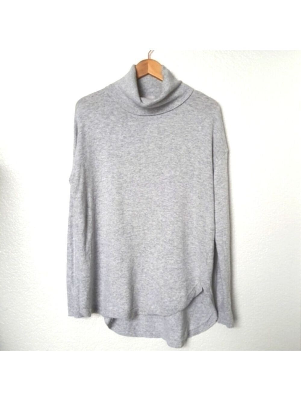 Chelsea 28 Pima Cotton Blend Gray Relaxed Turtleneck Knit Sweater Size M